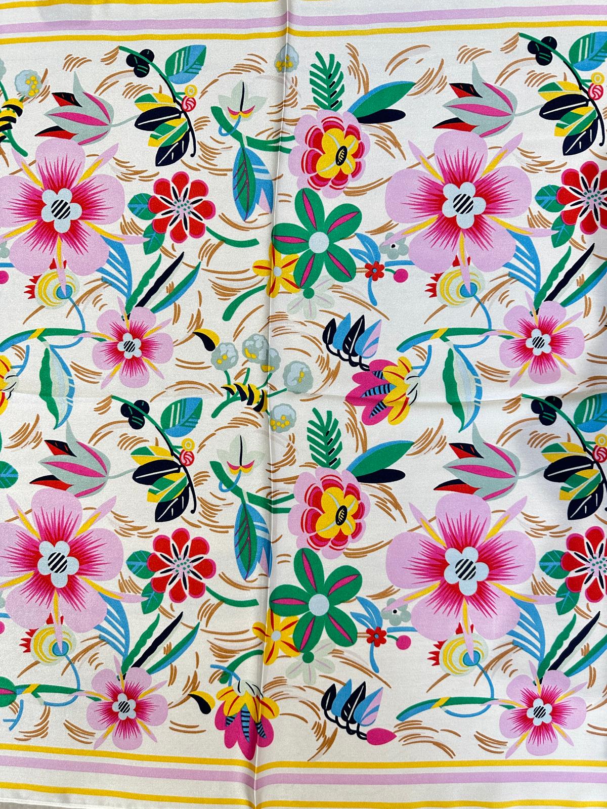 Foulard Carré Fleuri