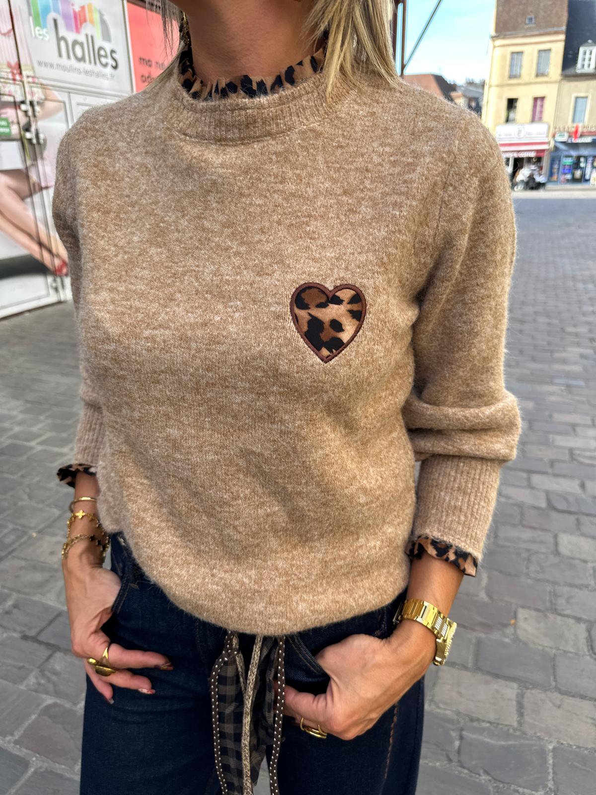 Pull Coeur Léopard Camel
