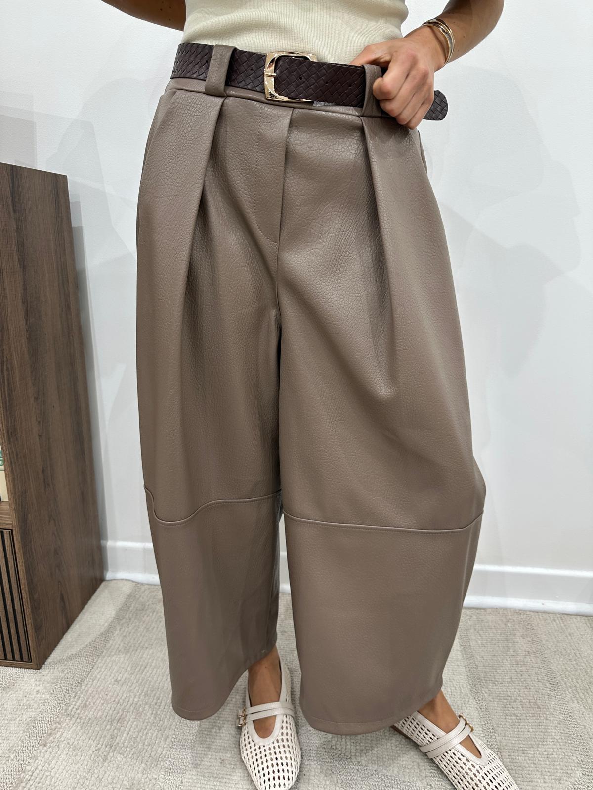 Pantalon Effet Cuir Barrel Taupe – Edwin