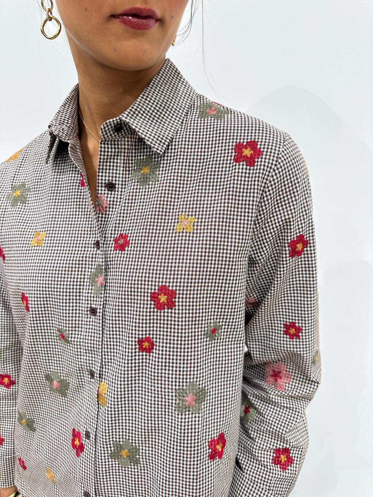 Chemise Vichy Brodée de Fleurs – Isaure