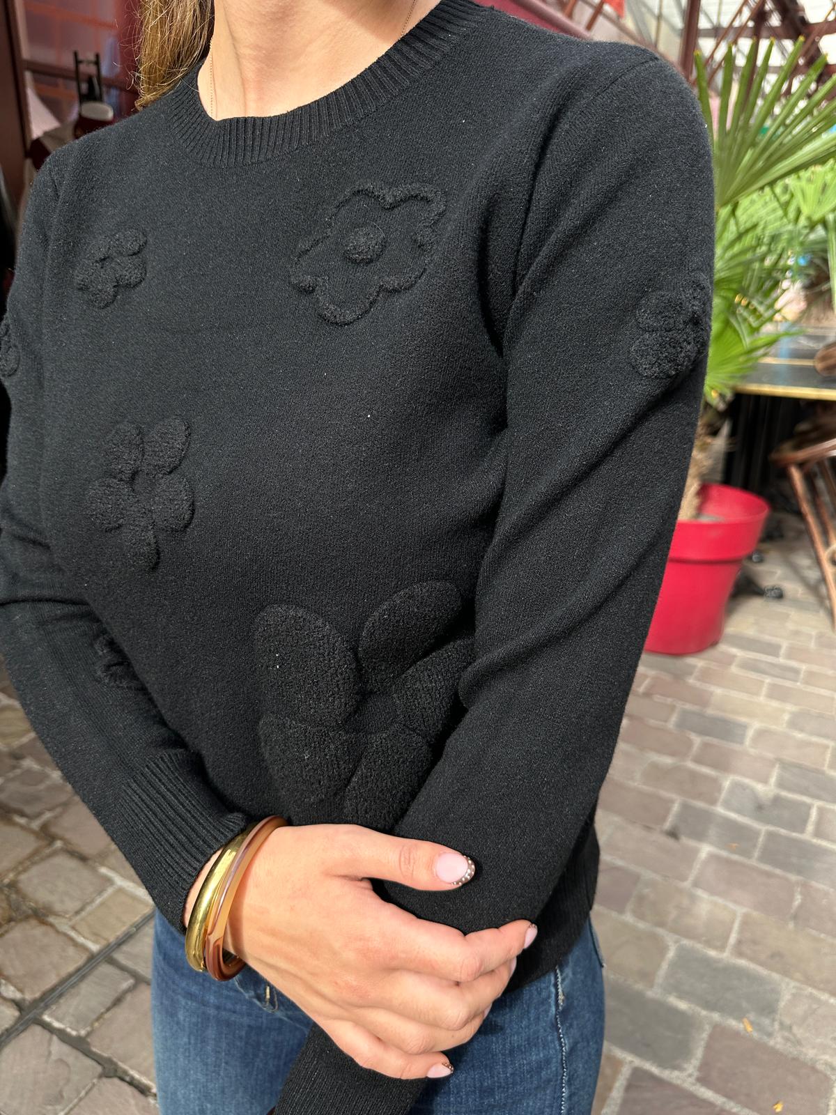 Pull Fleurs en Relief Noir – Léane