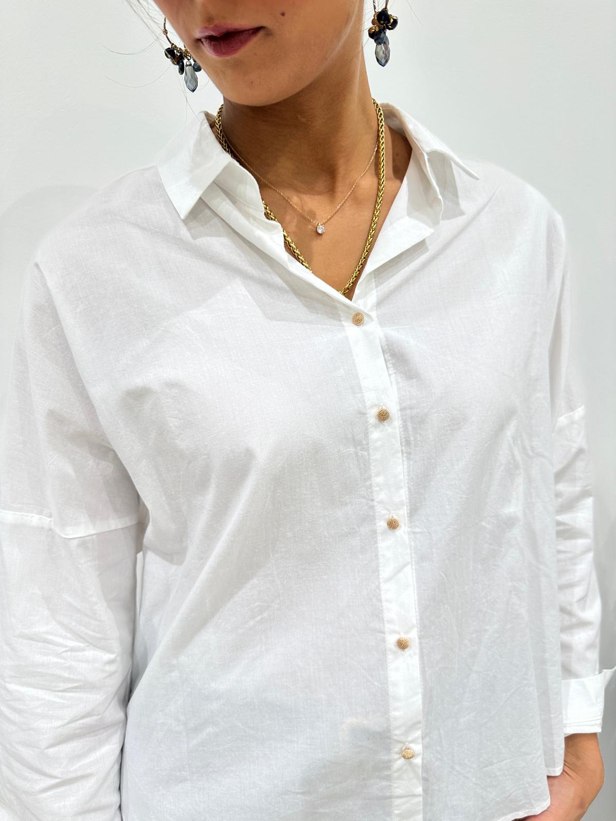 Chemise Blanche à Boutons Dorés – Prudence