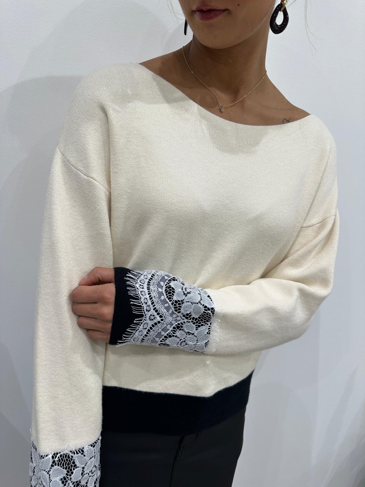 Pull Manches Dentelle Écru et Noir – Odeline