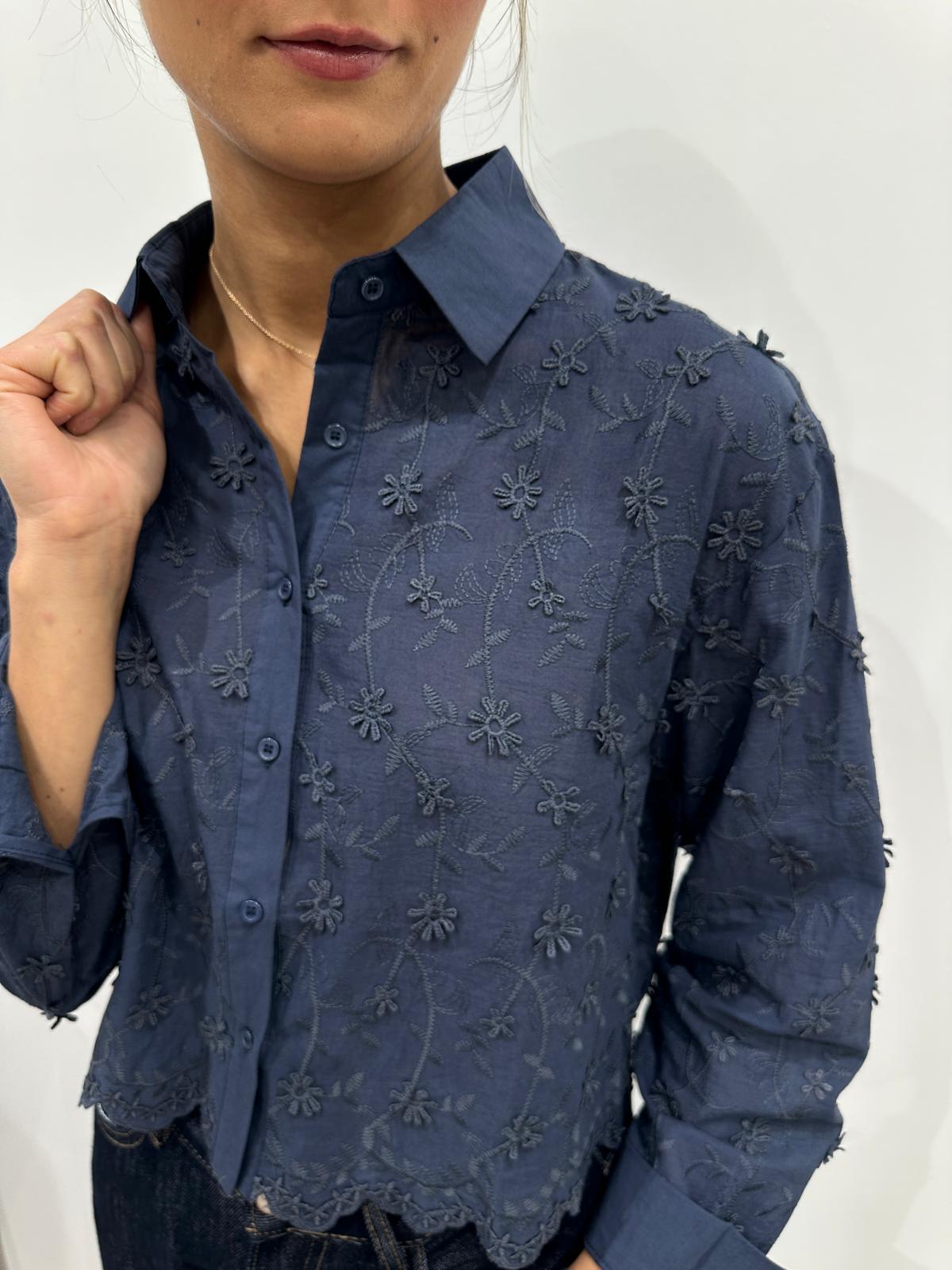 Chemise Brodée Fleurs Marine – Noémie