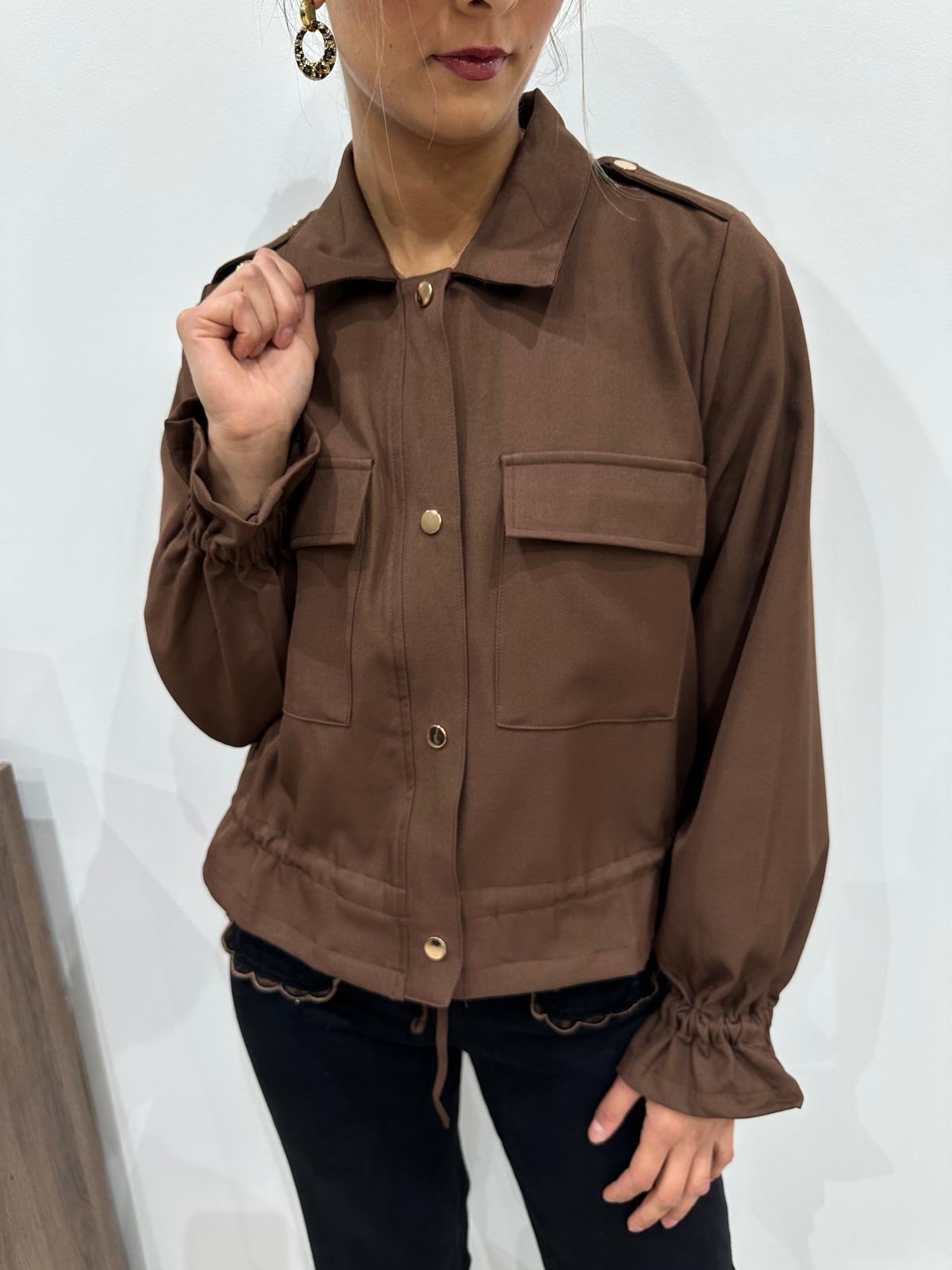Veste Saharienne Chocolat à Boutons Dorés – Lucienne