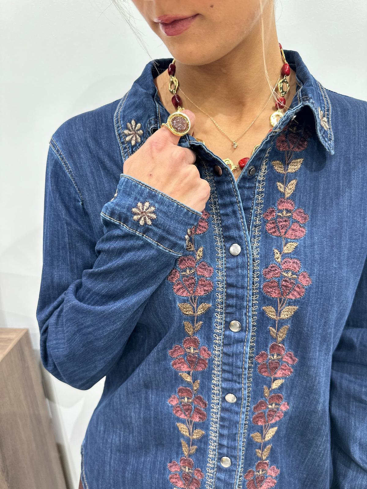 Chemise en Jean Brodée de Fleurs – Juliette
