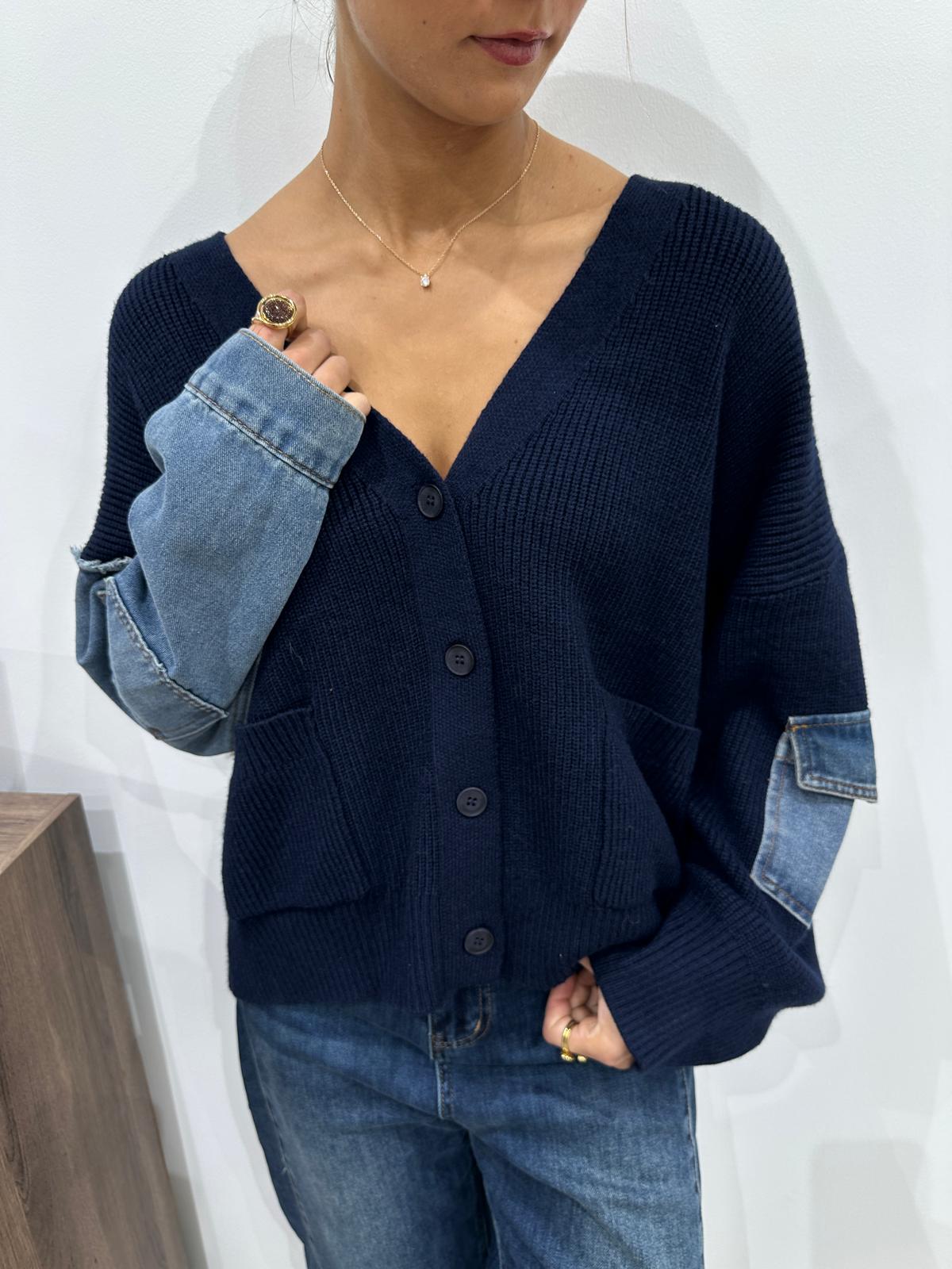 Gilet en Maille et Manches en Jean – Samia