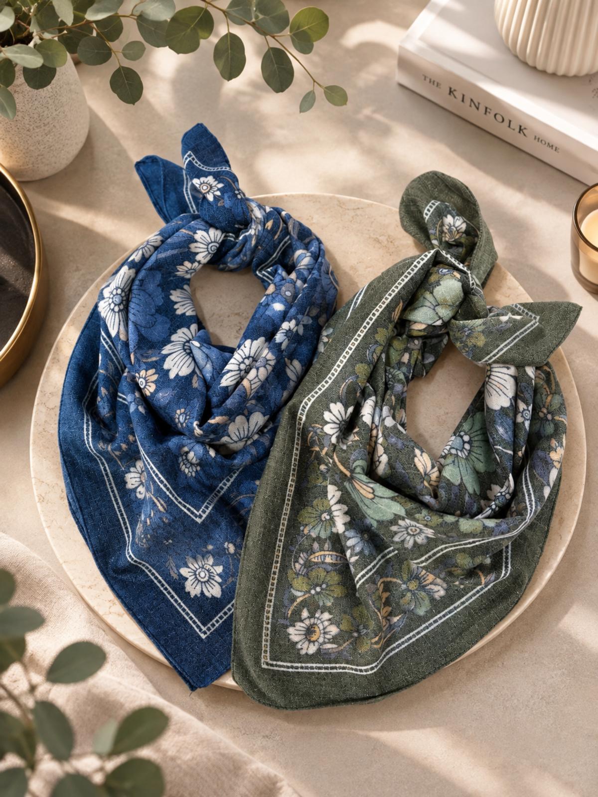 Foulard Carré Fleuri – Iris