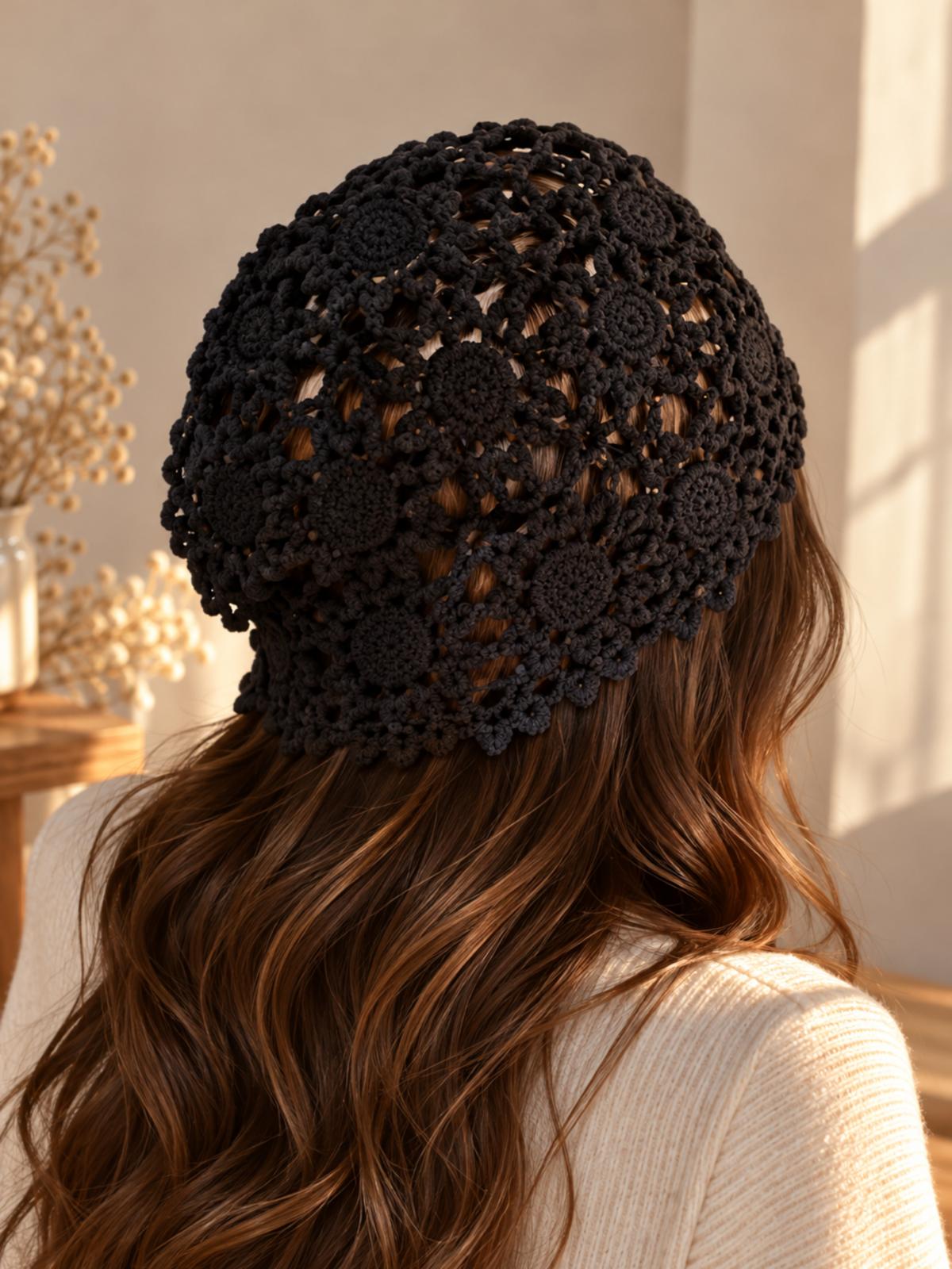 Bonnet en Crochet Fleuri Gabrielle – Noir