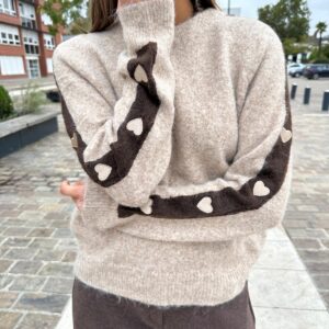 Pull en Maille Douce à Cœurs Brodés Taupe – Juline