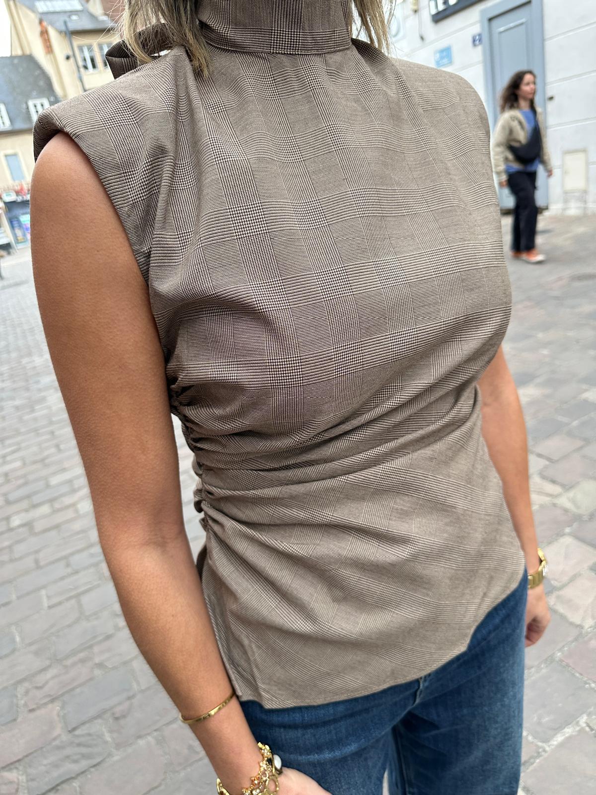 Top Sans Manches à Carreaux et Col Montant – Éliandra