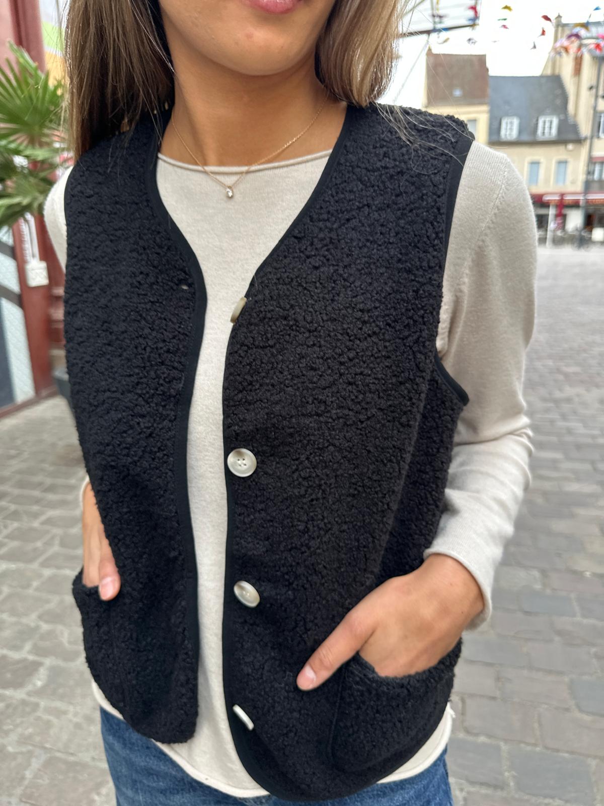 Gilet Sans Manches Effet Mouton Noir – Eudoxie