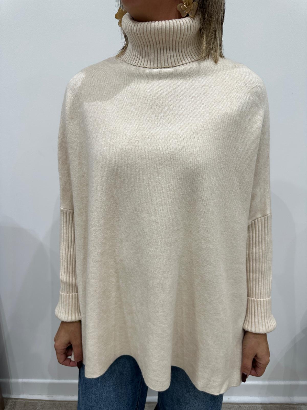 Pull Oversize à Col Roulé Beige – Ismérie