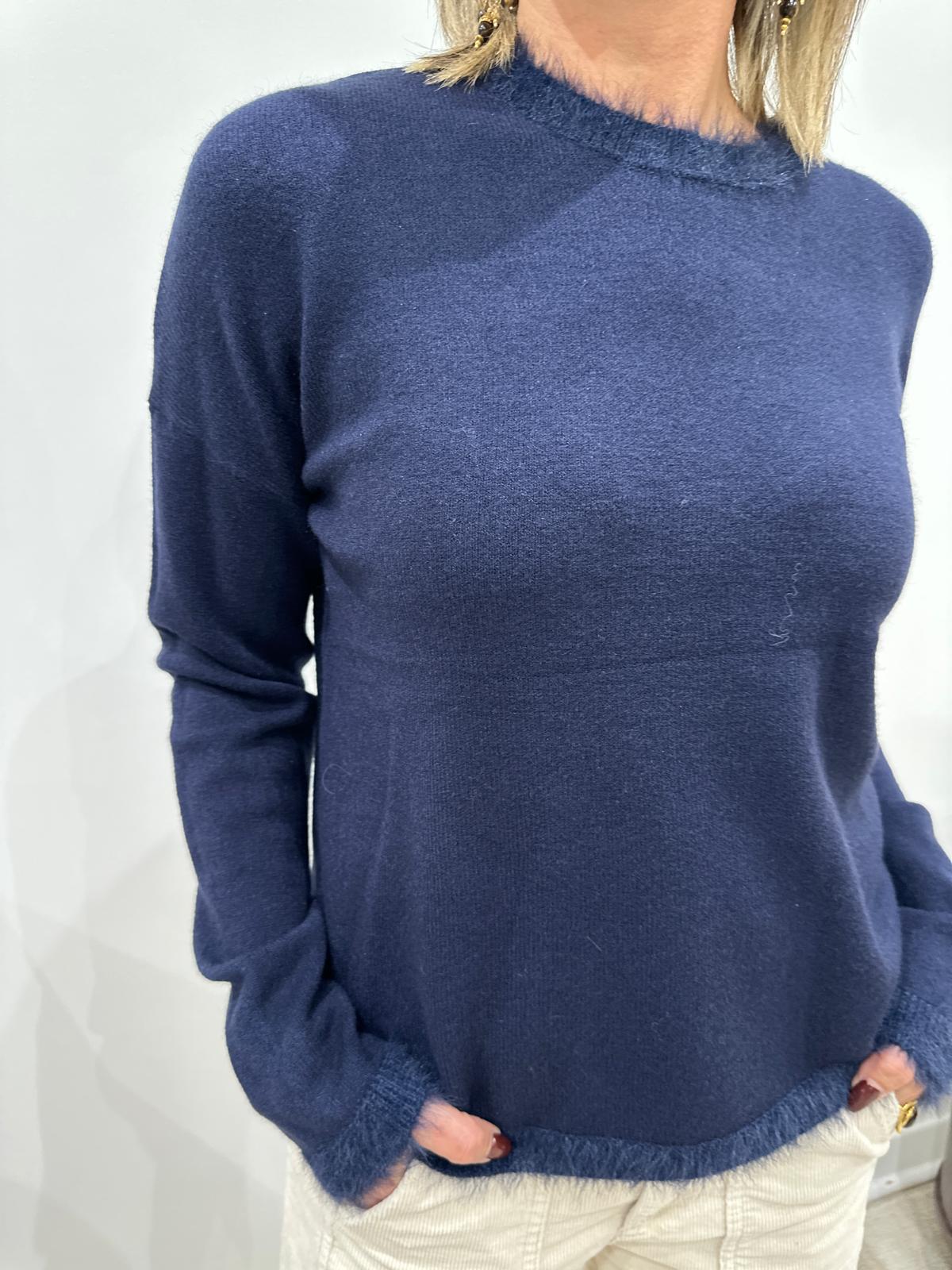 Pull à Finitions Duveteuses Marine – Célénia