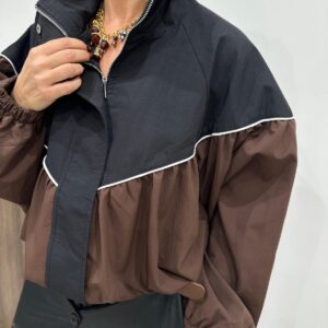 Veste Courte Bicolore Noire et Chocolat à Manches Bouffantes – Orphélia