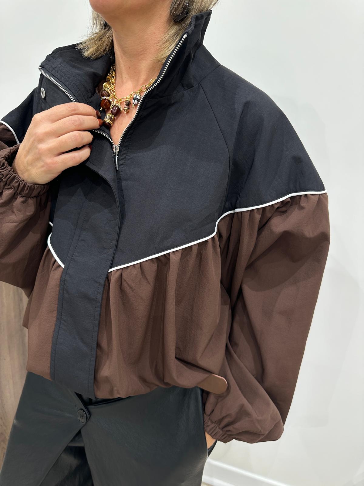 Veste Courte Bicolore Noire et Chocolat à Manches Bouffantes – Orphélia