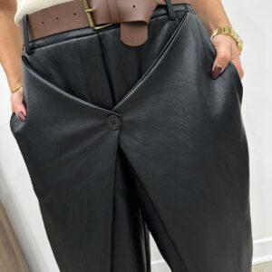 Pantalon Effet Cuir Noir avec Ceinture – Théoline
