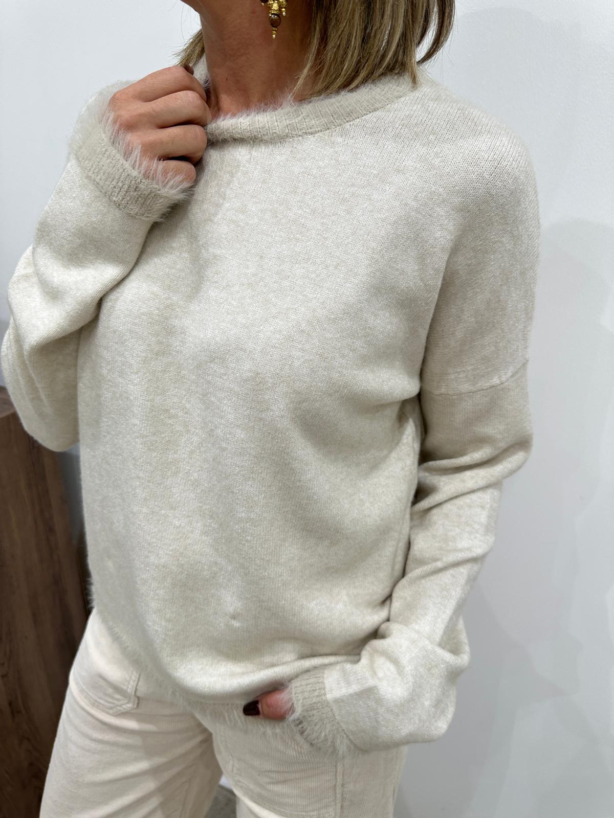 Pull à Finitions Duveteuses – Célénia