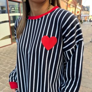 Sweat Rayé Marine à Cœur Rouge – Émiliane