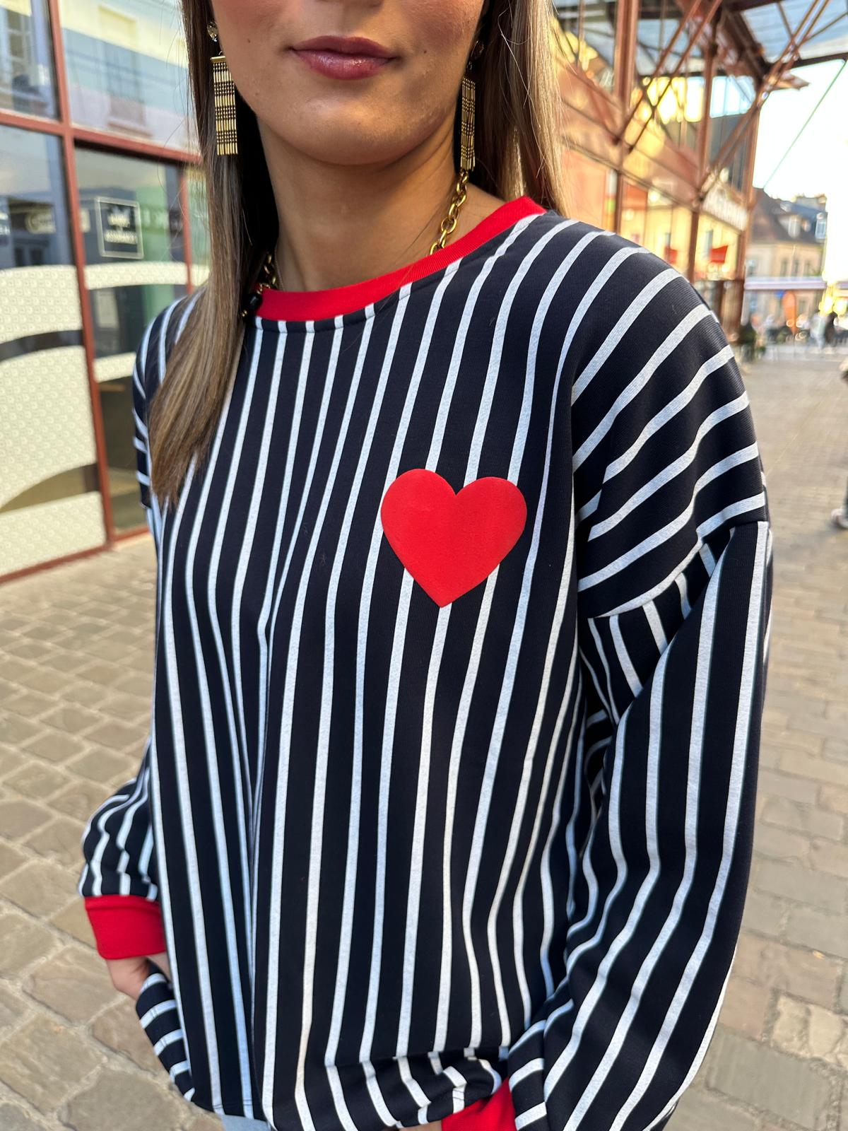 Sweat Rayé Marine à Cœur Rouge – Émiliane