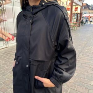 Parka Longue Noire à Capuche – Soléane