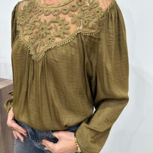 Blouse en Dentelle Brodée Vert Kaki – Azénore