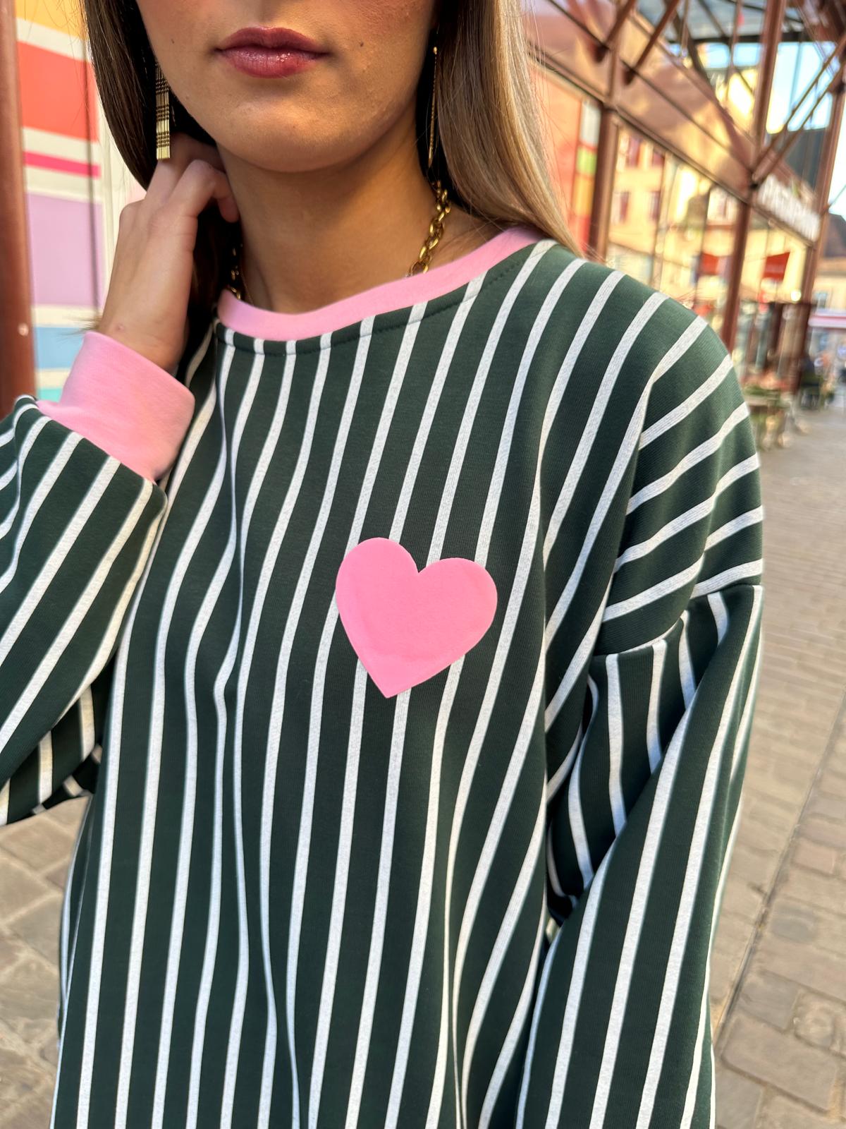 Sweat Rayé Vert à Cœur Rose – Émiliane