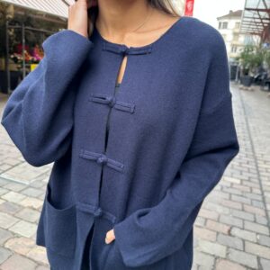 Gilet Marine à Boutons Chinois – Émérance