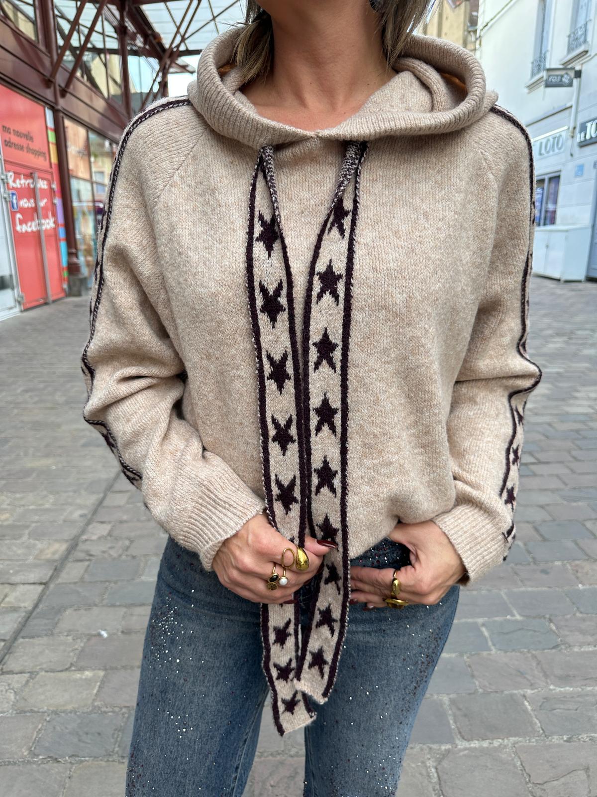 Pull à Capuche Beige à Étoiles Chocolat – Auréliane