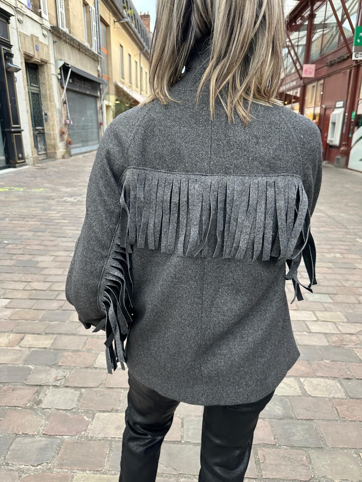 Manteau Gris Anthracite à Franges – Éléoniane