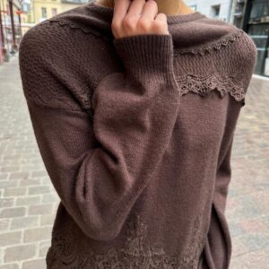 Pull Chocolat à Dentelle – Éloriane